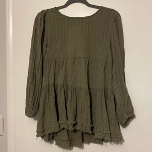 American Eagle long sleeve tiered blouse size women’s small